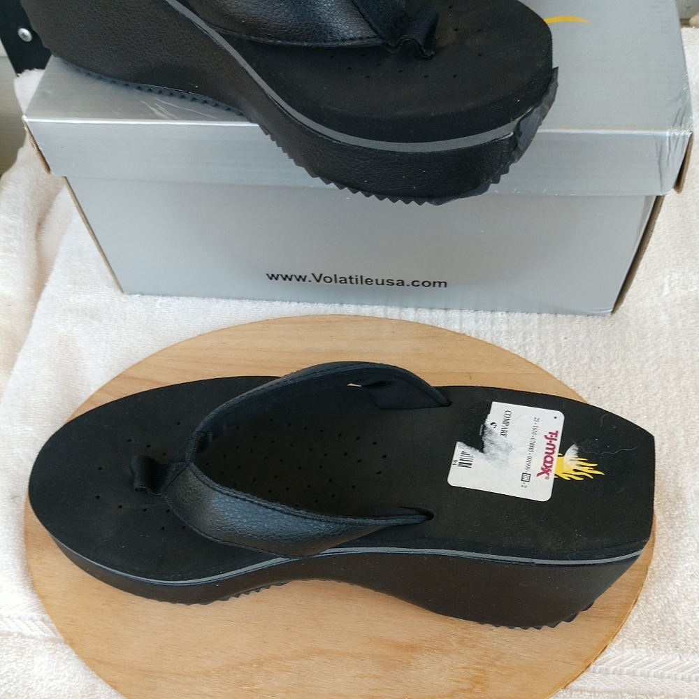 Sold Volatile Style Mini Croco Black Leather Upper Size 9 New With Box - Picture 11 of 16